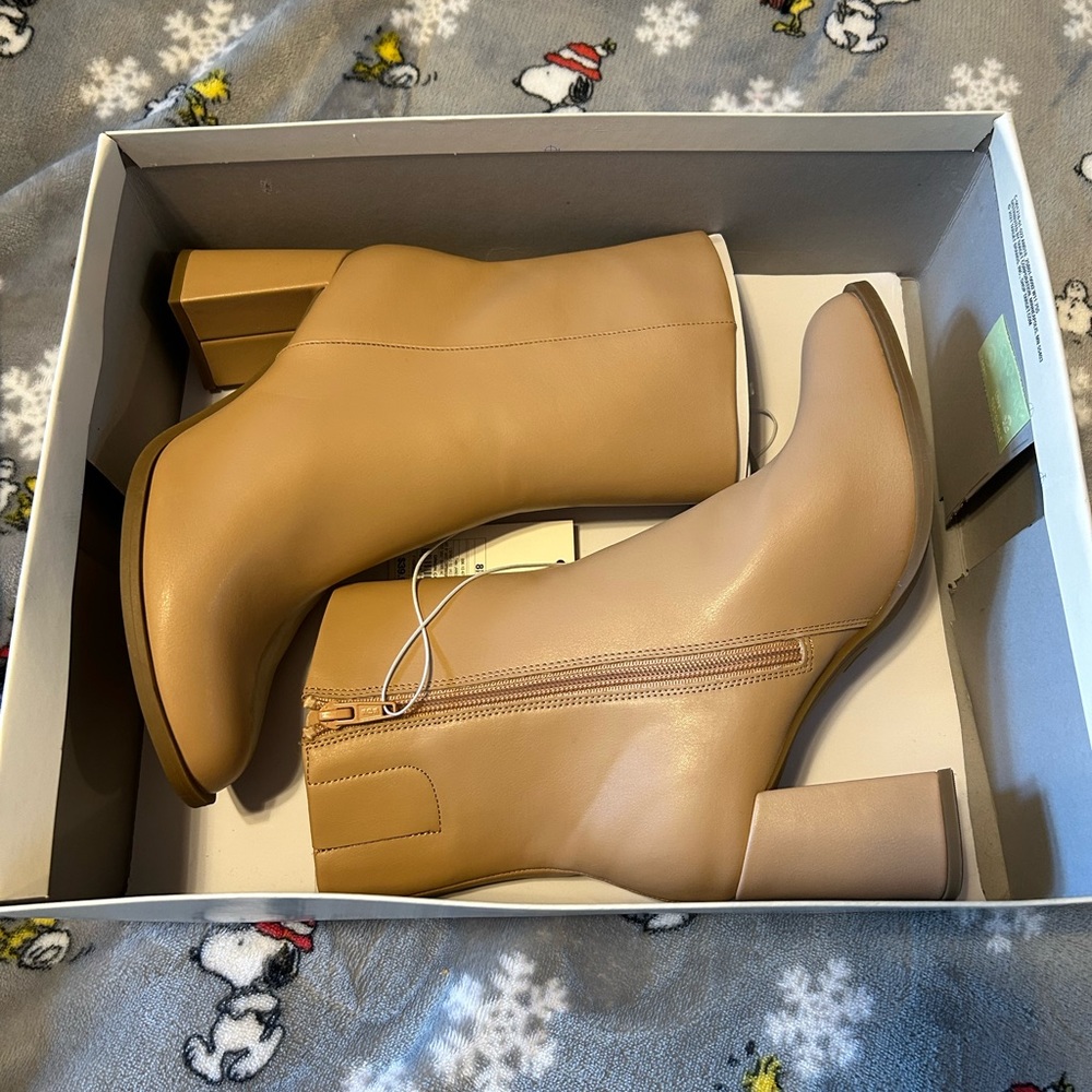 A new day brand new heel boots 8.5 women’s. NWT